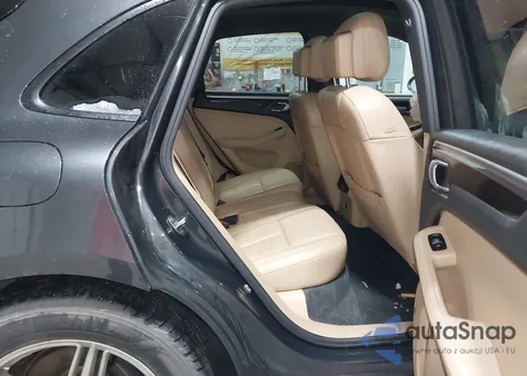 2018 Porsche Macan Sport Edition z USA, uszkodzony, nr VIN WP1AA2A54JLB11334